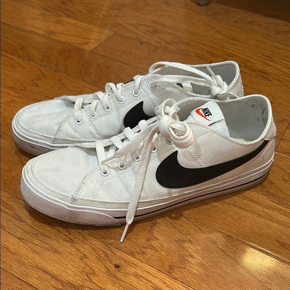 Nike Canvas Sneakers